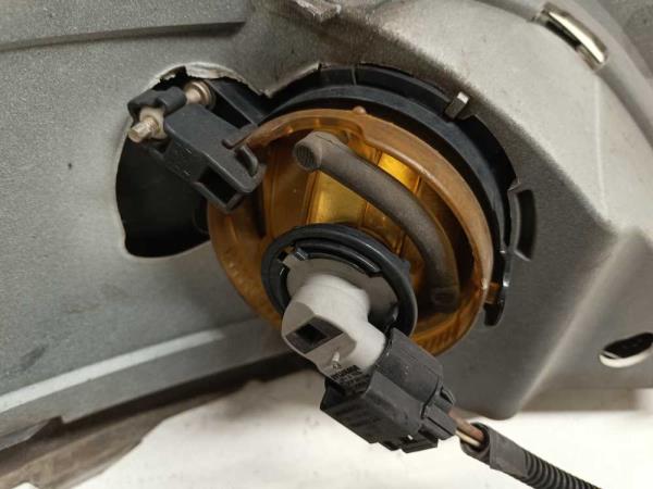 FEU ANTIBROUILLARD GAUCHE SEAT IBIZA 2008-2012 - Vue 2